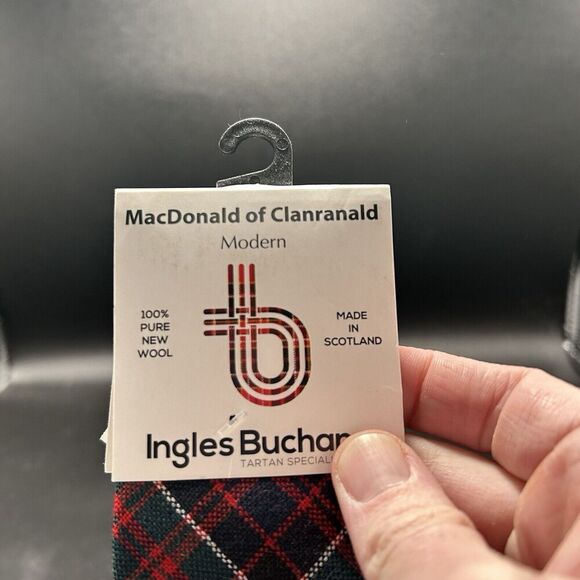 New Ingles Buchan Tie Men's 56" 3.5" Wide Green Red Plaid 100% Pure New Wool - Picture 3 of 5